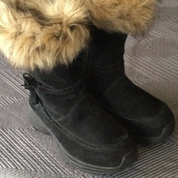 Sorel Shoes - Sorel Waterproof Northern Lite size 6.5 black suede winter boots for women